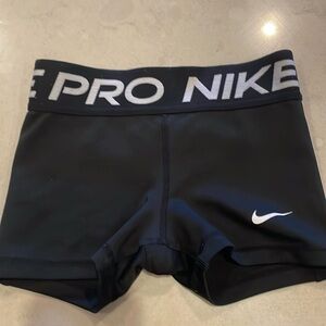 XS Nike Pros in Black